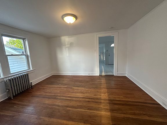 4th image of 1225 Oakland Ave