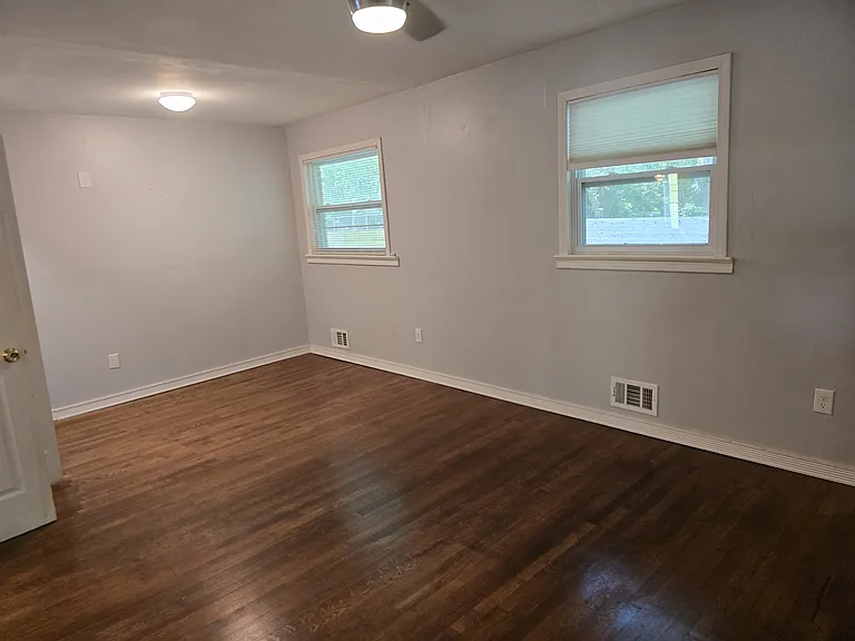869 Jefferson Ave — Photo 7