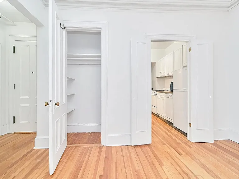 25 E 38th St #3F — Photo 5