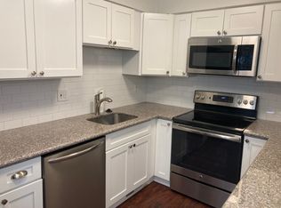 13 Charleston Sq #20, Euclid, OH 44143