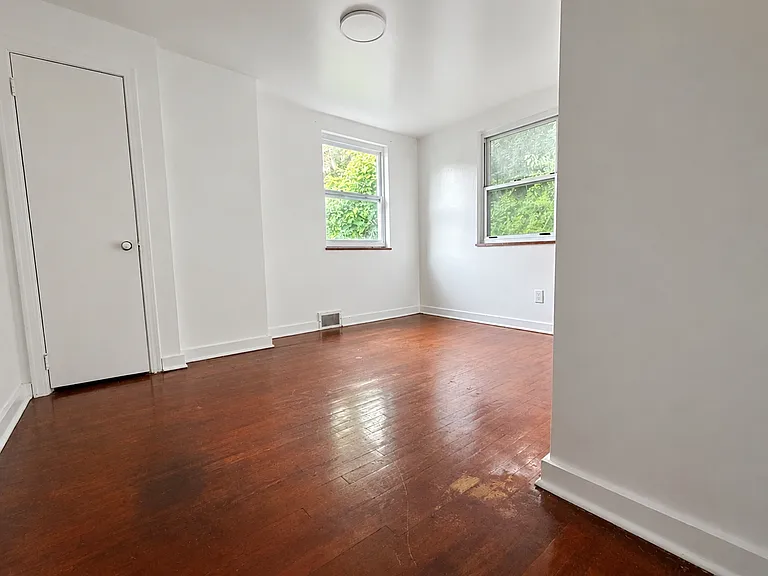 239 Renova St — Photo 8