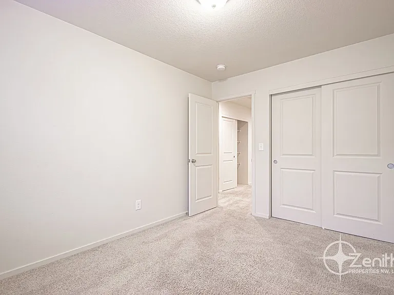 8515 NE 13th Pl — Photo 23
