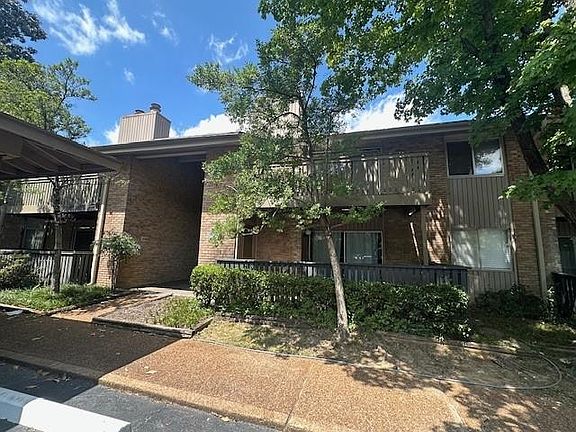 3rd image of 4780 Eagle Crest Dr APT 4