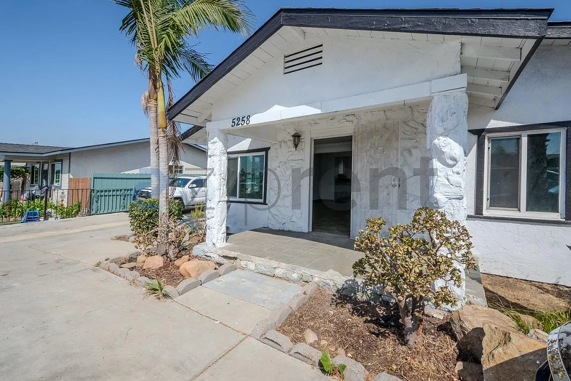 3 bed, 1200 sqft, $3,050 — Photo 2