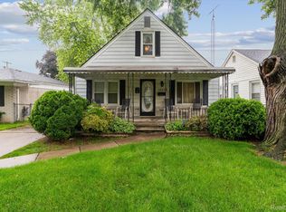 18252 Colgate St, Dearborn Heights, MI 48125