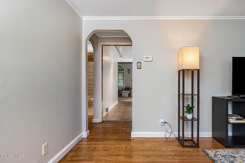 5th image of 154 Sunnyside Road