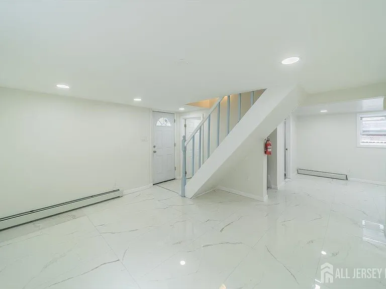54 Bergen St #1 — Photo 16