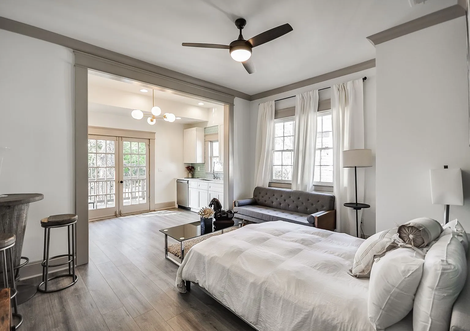 $400 Move In Special: Beautifully Updated Midtown Studio Apartment Walking Distance to Piedmont P... — Photo 2