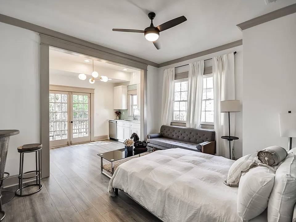 720 Penn Ave NE #2