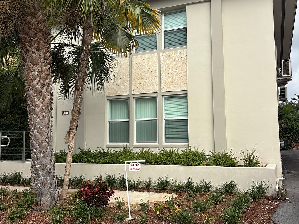 1st image of 211 Phoenetia Ave APT 25