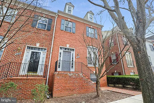 310 Garden View Sq Photo 1