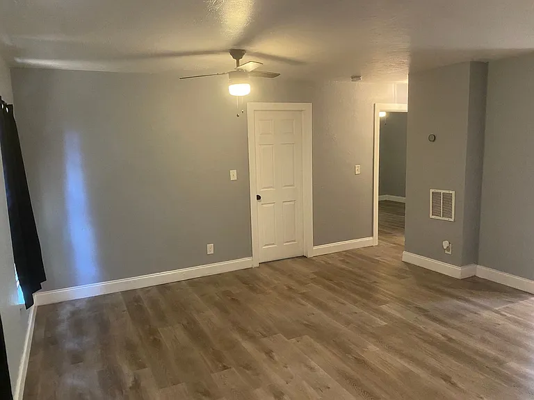 3160 E Riverside Dr — Photo 16