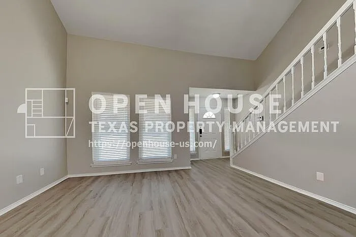 3 bed, 2.0 bath, 1523 sqft, $2,000 — Photo 3