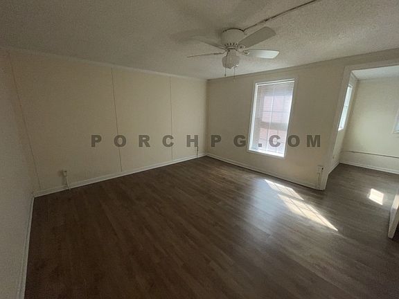3rd image of 182 Chestnut St
