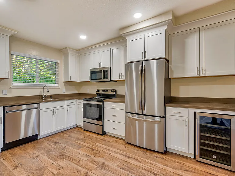 Madera Valley Apartments — Photo 31