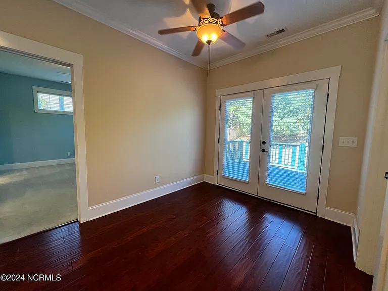 1211 Daisy Ct — Photo 10