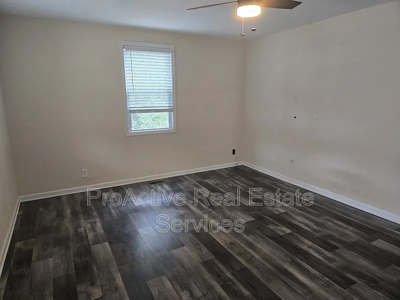 3 bed, 2.0 bath, 1600 sqft, $2,800 — Photo 2