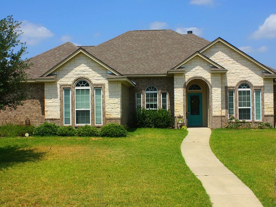 1st image of 202 Arbor Dr