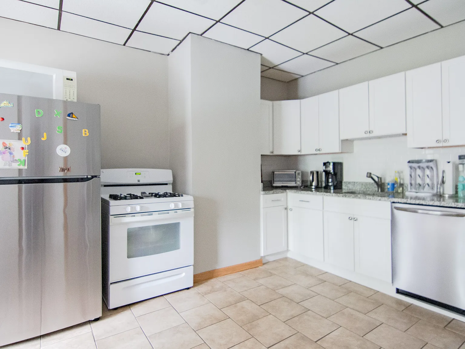 2 bed, 1115 sqft, $3,250 — Photo 2