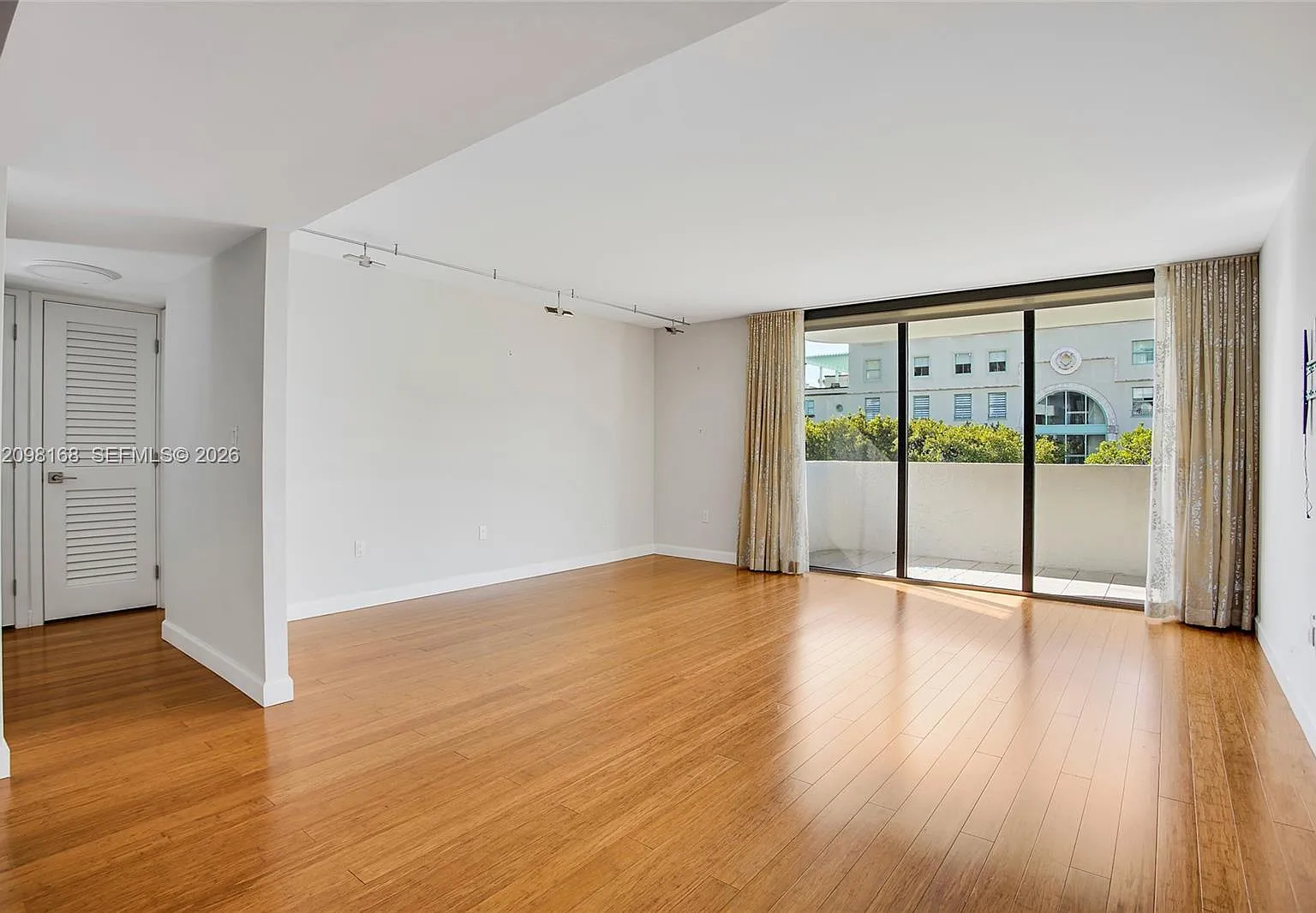 Biltmore Ii Condo — Photo 4