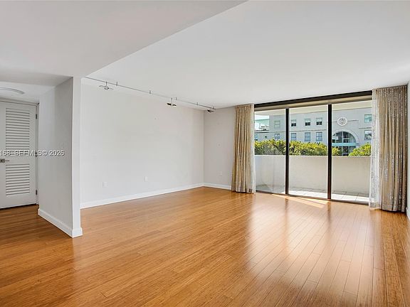 4th image of 600 Biltmore Way APT 306