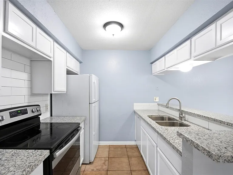 8918 Bissonnet St #112 — Photo 14