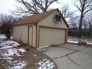2nd image of 1920 S 108th St