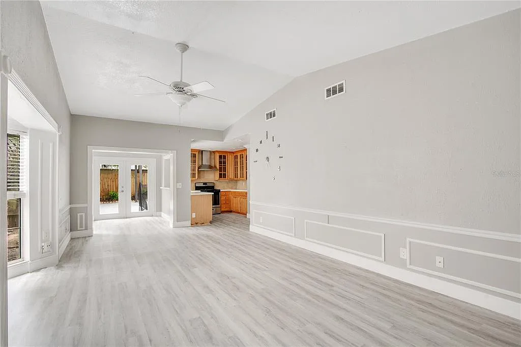 2 bed, 2.0 bath, 2154 sqft, $2,300 — Photo 4