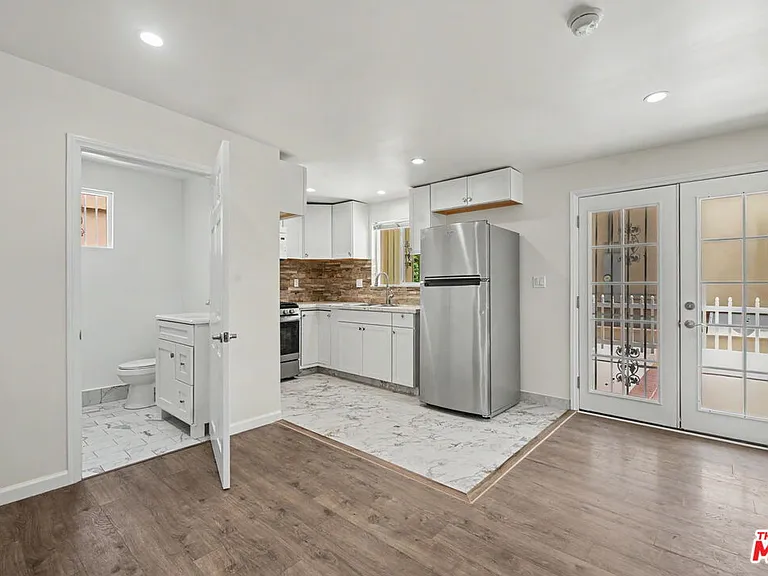 2153 Glendon Ave — Photo 6