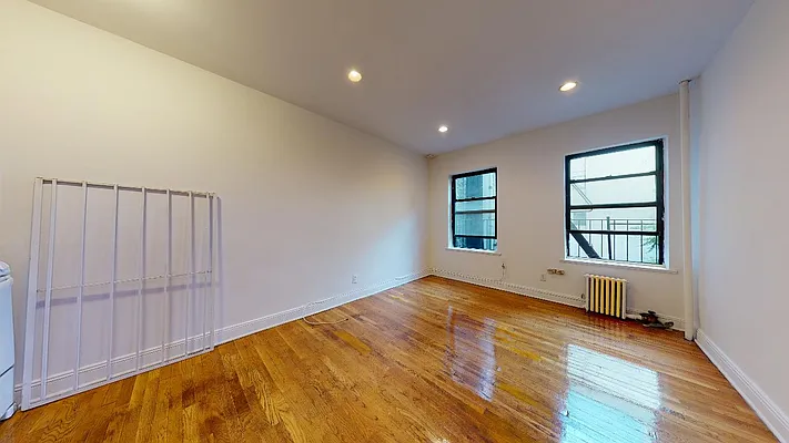 Rented by Bond New York | media 9