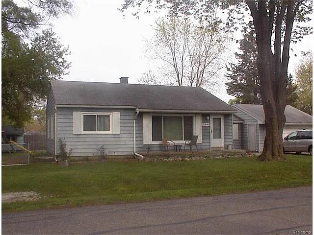 21640 Oxford Ave photo 1