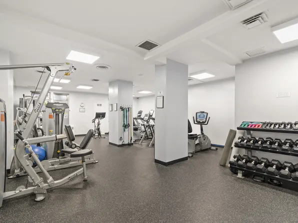 251 East 51st Street image 12 of 14