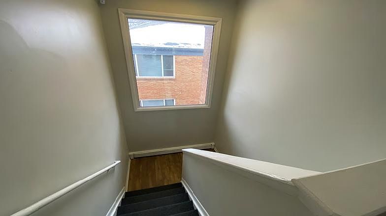 1st image of 927 W Shiawassee St #5