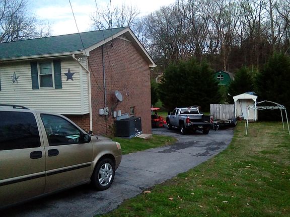 3rd image of 240 Lookout Dr