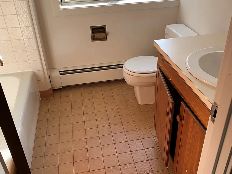 64 E Main St — Photo 5