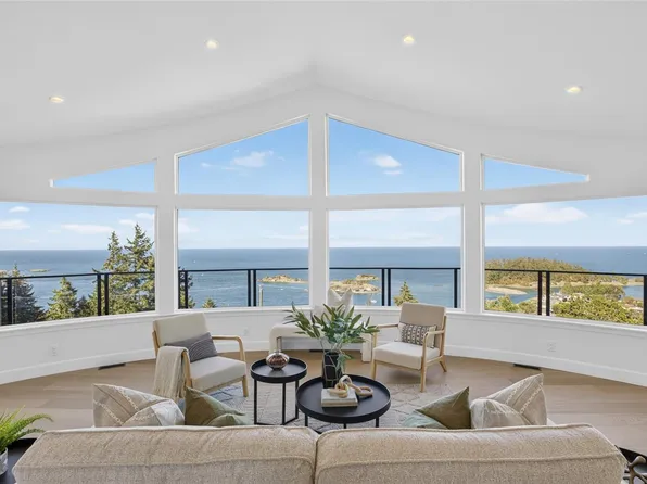 3819 Sundown Dr, Nanaimo, BC V9T 4M3