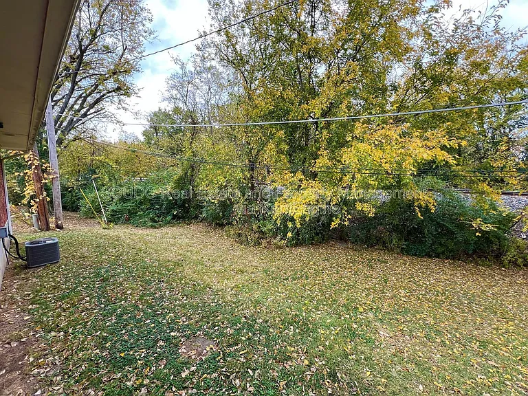 2320 S Grand Ave — Photo 14