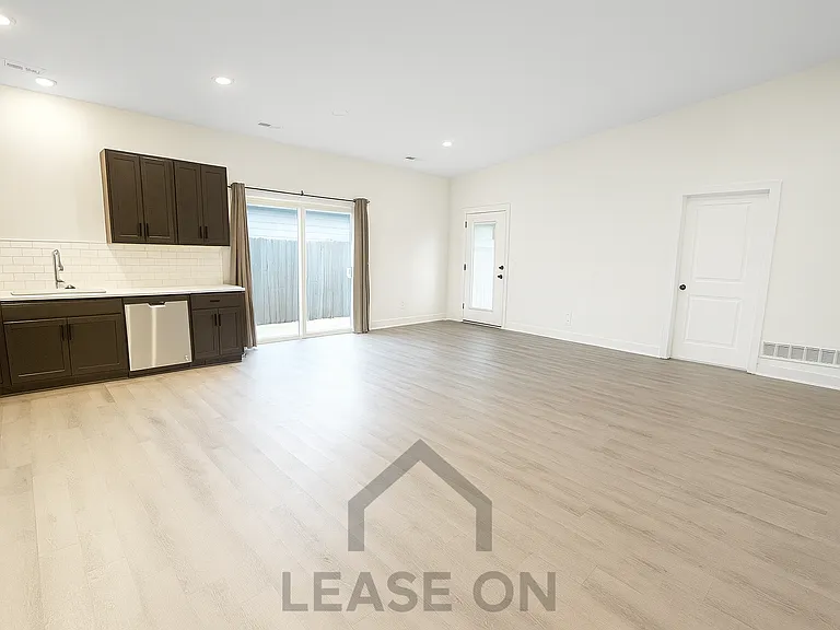 11651 E Harry Ct — Photo 8
