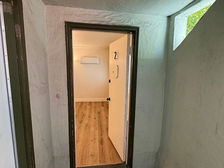 2423 L St #2 — Photo 6