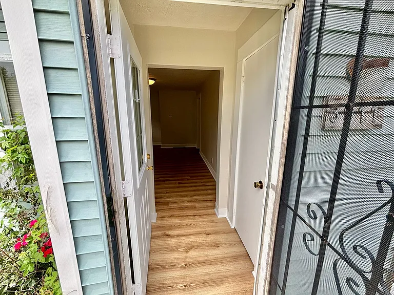 3911 Larkwood Ave — Photo 4