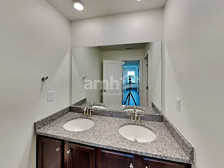 545 Summit View Ln — Photo 17