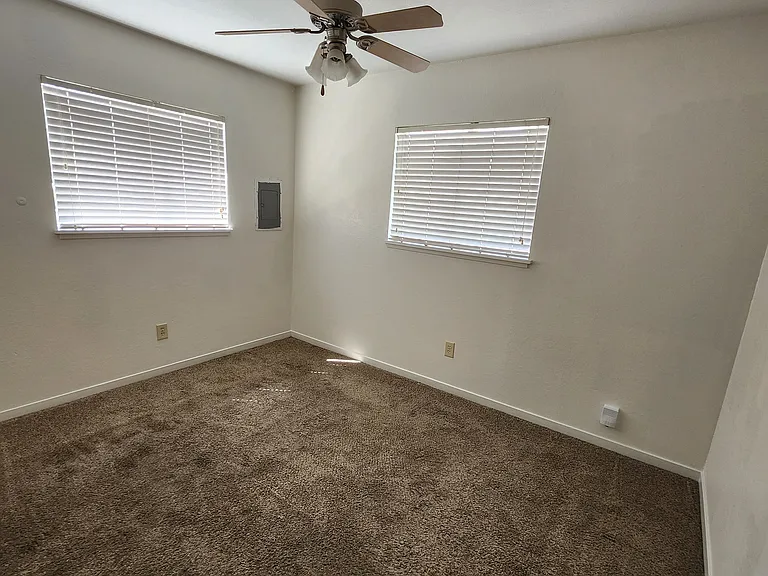 643 Elm St #C — Photo 2