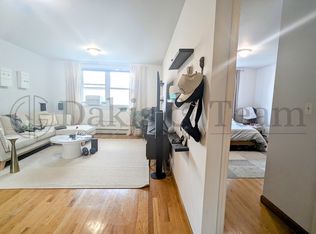 2556 38th St, Astoria, NY 11103