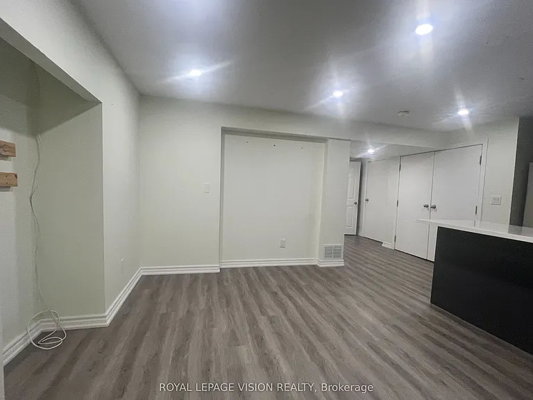 25 Gabrielle Cres #BASEMENT — Photo 6