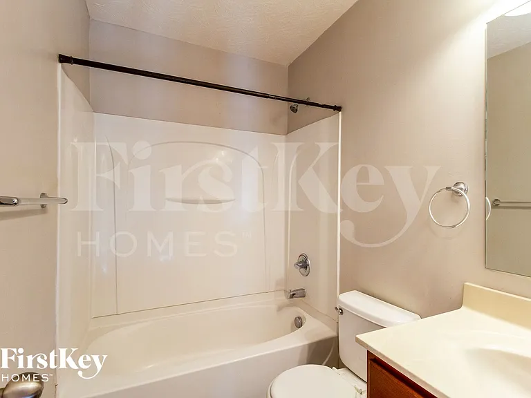 6626 Thistle Grv — Photo 13