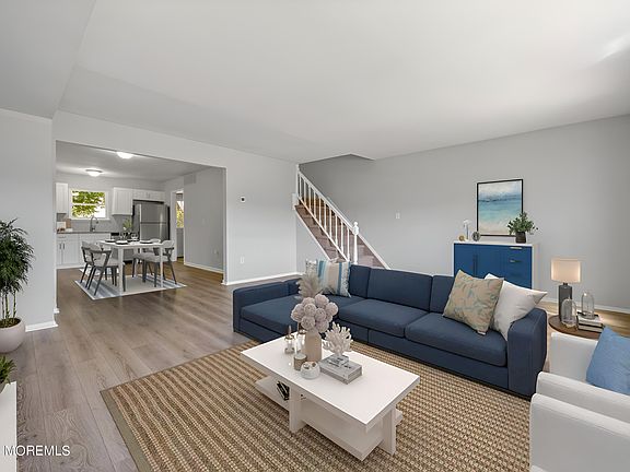 4th image of 100 Briar Mills Drive