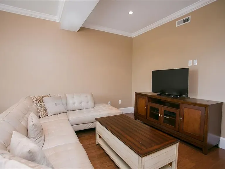 241 Ruggles Ave #B — Photo 8