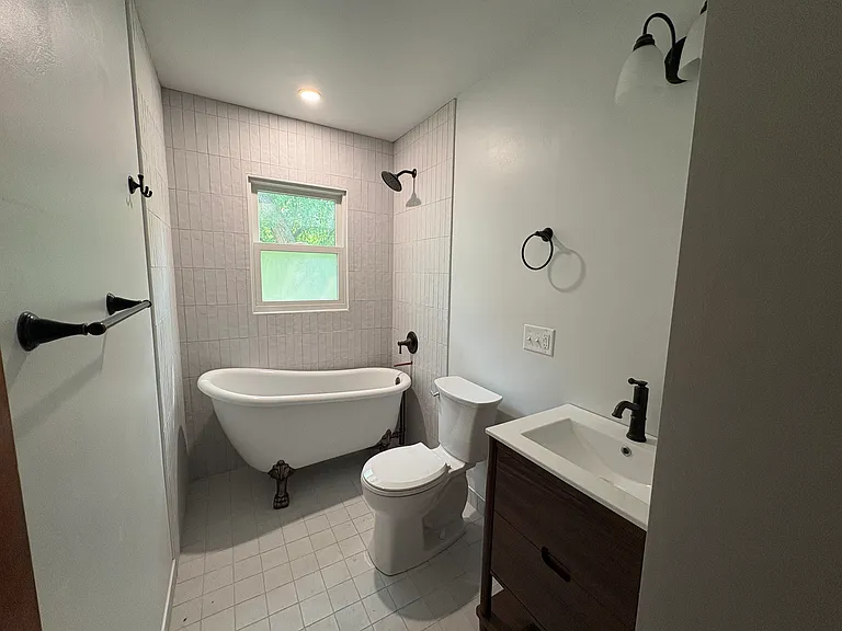 419 N Church Ave — Photo 11