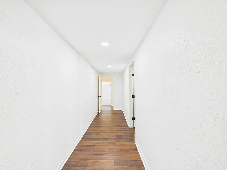 11515 Iberia Dr — Photo 12