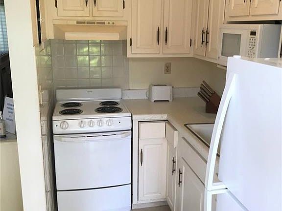 4th image of 167 N Collier Blvd APT L4